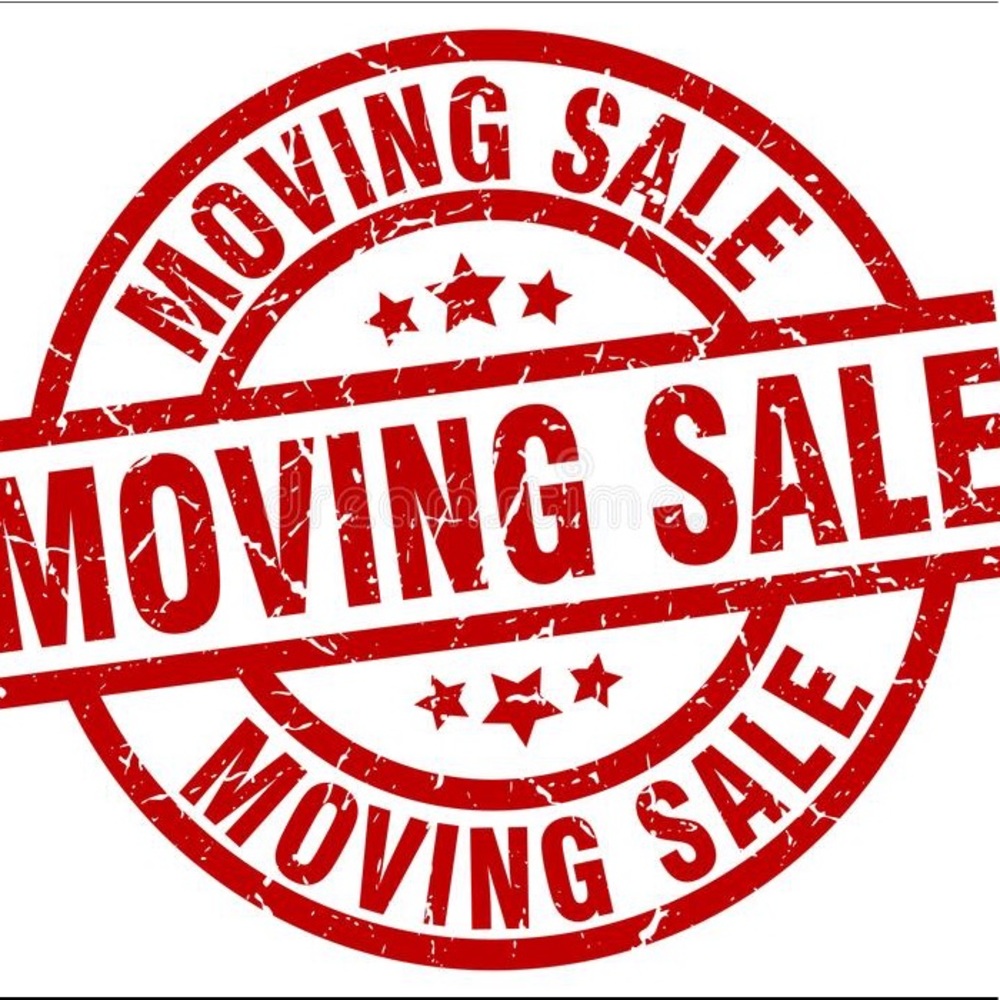 CLOSET CLEANOUT. LOW PRICES!!